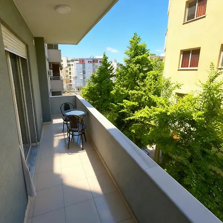 Emmy * Durrës