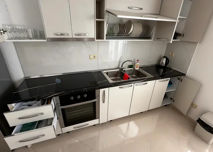 Emmy * Durrës